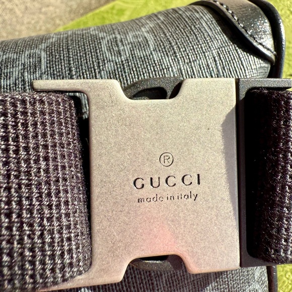 GUCCI GG Supreme Belt Bag - Pristine - Picture 3 of 9